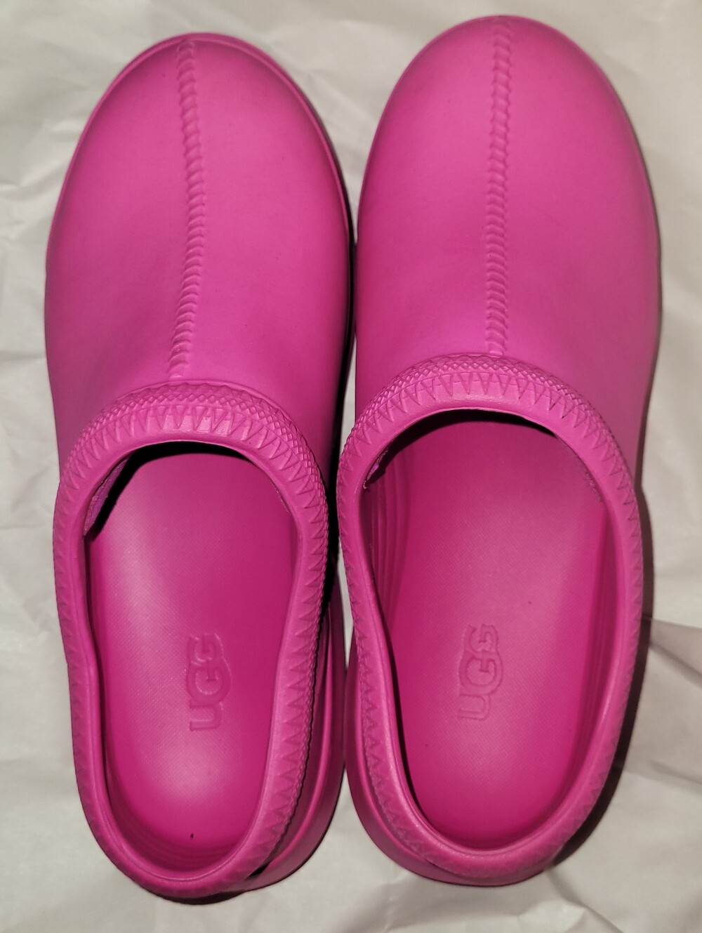 UGG Women's Pink Slip-On Clog Mules Size W-10